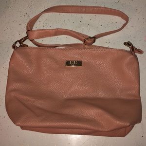 BCBG CROSS BODY 👛